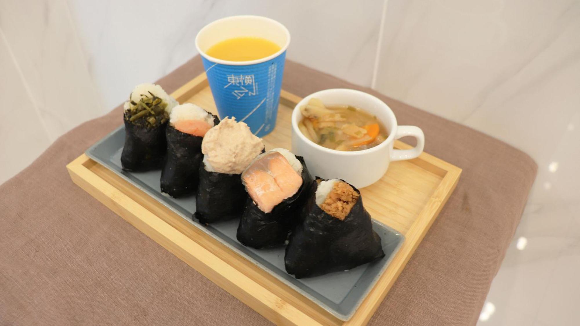 Toyoko Inn Tokyo Keihin Tohoku Sen Oji Eki Kita Guchi Buitenkant foto